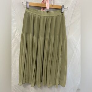 H&M Pleated Chiffon Midi Skirt – Olive Green – Size 2 (VGUC) *